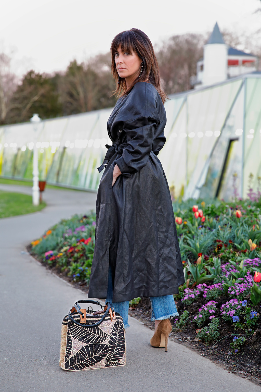 Elena Trocaola posando para Muselines con prendas de Berriz y calzado Ainhoa Etxeberria - The Shoe Boutique.